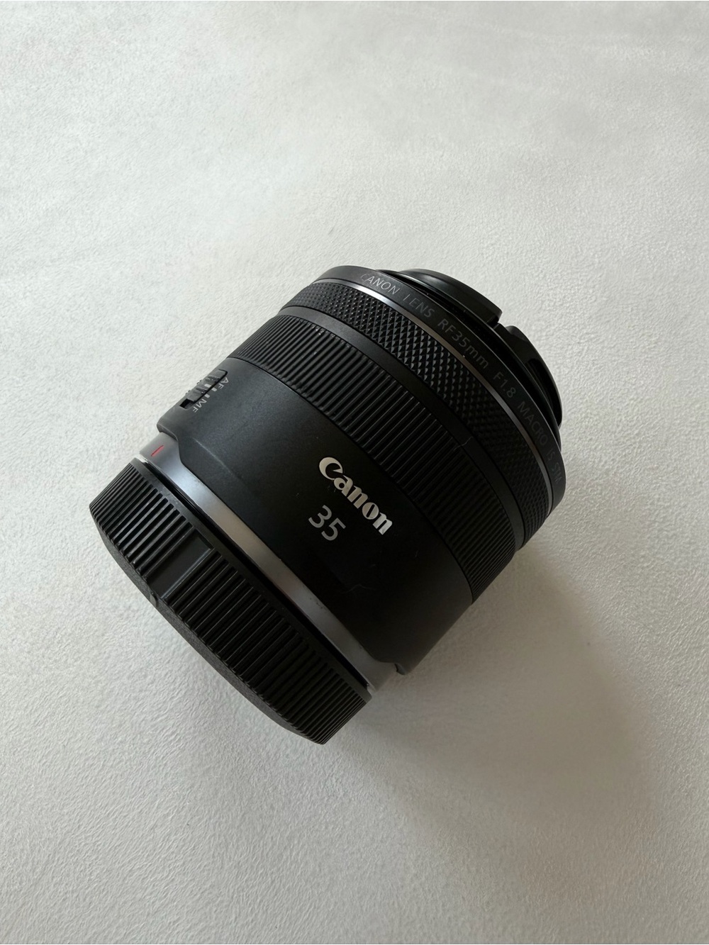 Canon 35mm 1.8 prime macro lens